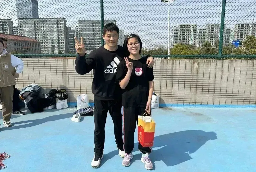 如何通过练习提升篮球罚球的速度和准确性?_2